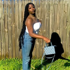 Meet your Posher, Yolanda